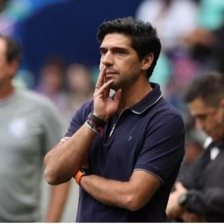 'O campeonato est entregue': Abel joga a toalha pelo ttulo