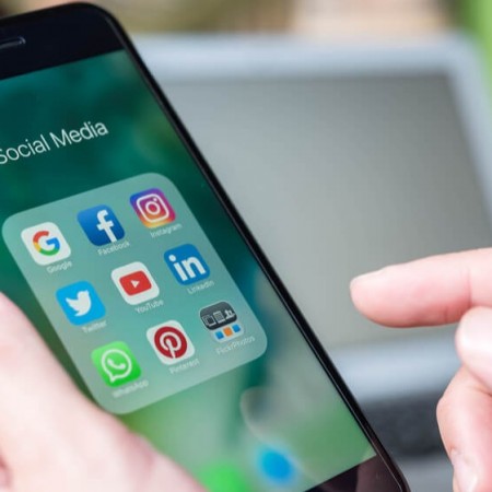 Redes sociais so usadas como vitrine do crime para atrair adolescentes