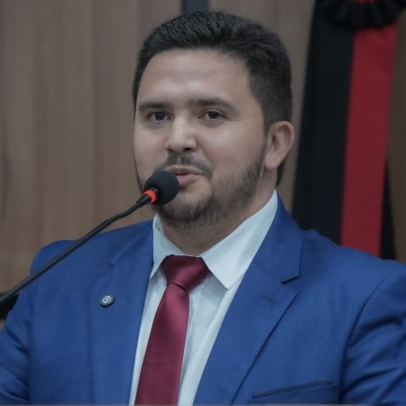 Vereador Maikon Minervino exalta fora da mulher e do Republicanos na posse de Perla Gadelha na Cmara de Patos