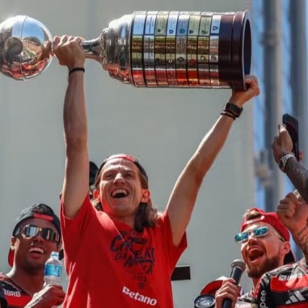 Filipe Lus pode completar lista de grandes taas em tempo recorde