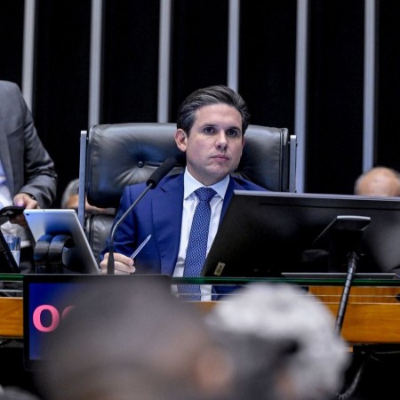 Motta contraria STF e decide que cassao de Ramagem ser analisada pelo plenrio