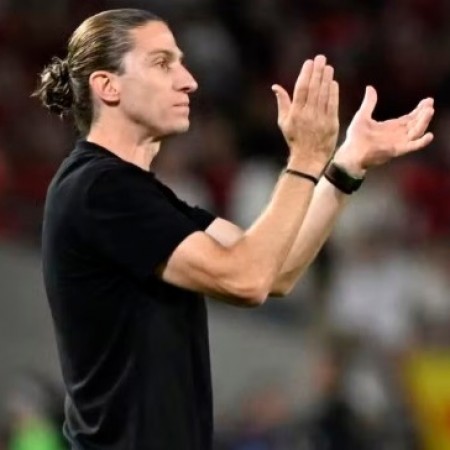Flamengo oferece dois anos de contrato a Filipe Lu�s, mas renova��o est� em espera