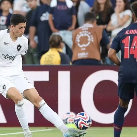 Flamengo demonstra interesse na contrata��o de Jair Cunha, zagueiro ex-Botafogo