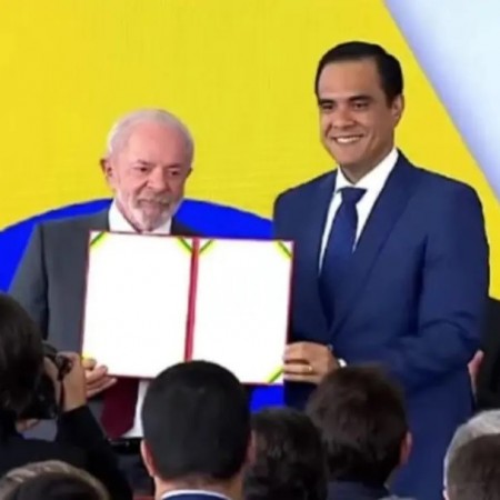 Lula d� posse ao paraibano Gustavo Feliciano como ministro do Turismo