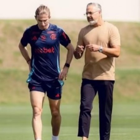 Flamengo anuncia renova��o do t�cnico Filipe Lu�s