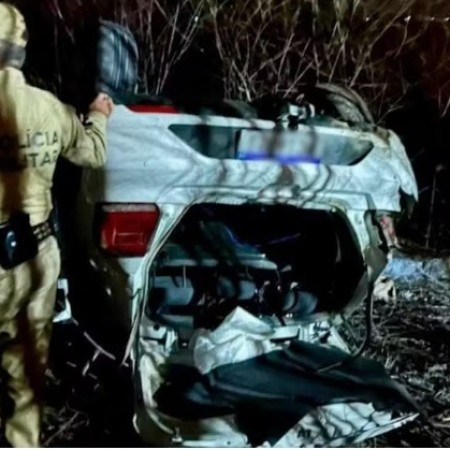 Homem morre ap�s capotar carro na PB-221, em Santa Luzia no Sert�o paraibano