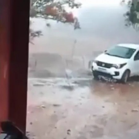 Chuva de granizo surpreende moradores no Sert�o da Para�ba
