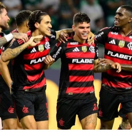 Fla se blinda e tenta feito raro de n�o perder titular de um ano para o outro