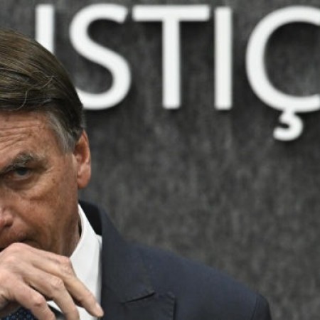 Bolsonaro pede a Moraes para abater pena com a leitura de livros