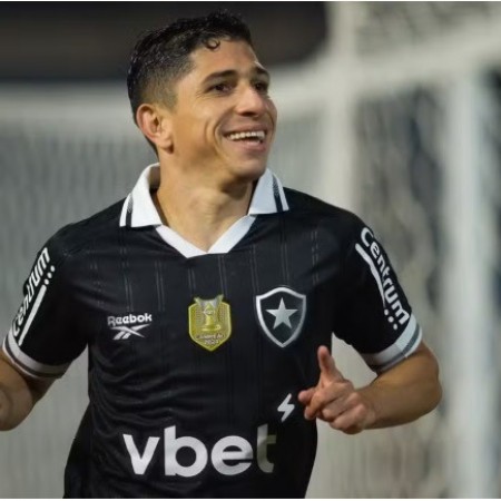 Bastidores: Savarino tem futuro incerto no Botafogo mesmo com desist�ncia do Flu