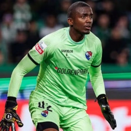 Novo refor�o do Flamengo, goleiro Andrew � pegador de p�naltis e acumula pr�mios