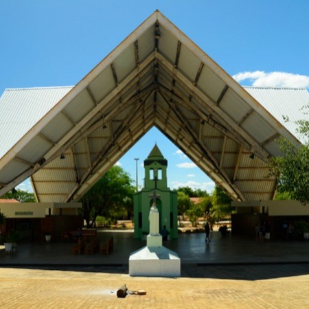 Jovem � socorrida pelo SAMU ap�s tentar tirar a pr�pria vida no Parque Religioso Cruz da Menina, em Patos