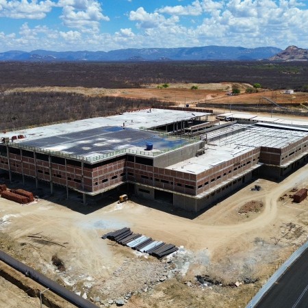 Constru��o do Hospital de Trauma de Patos est� avan�ada numa parceria entre governos da Para�ba e Federal