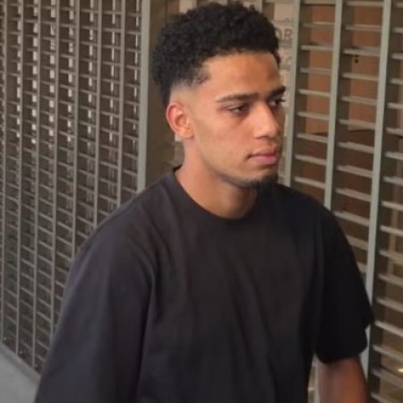 Brenner chega ao Rio para fechar com Vasco e brinca com liga��o de Diniz