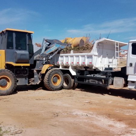 Prefeitura de Patos executa a��es de troca de l�mpadas na Al�a, limpeza, e melhorias na cidade