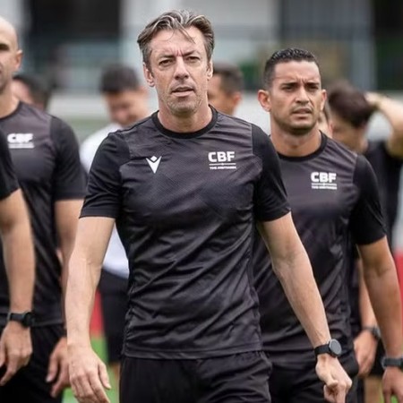 CBF anuncia programa de profissionaliza��o dos �rbitros; saiba os sal�rios