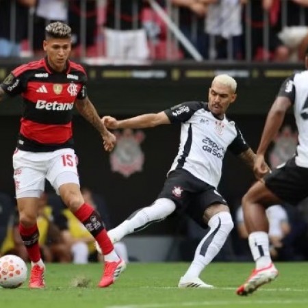 PC Oliveira critica procedimento do VAR na expuls�o de Carrascal