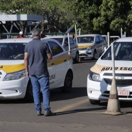 Governo federal acaba com prova de baliza para tirar CNH: �Mais realidade�