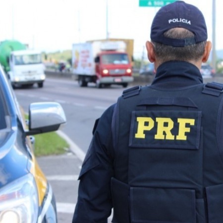 PRF restringe circula��o de caminh�es em rodovias da Para�ba durante o Carnaval