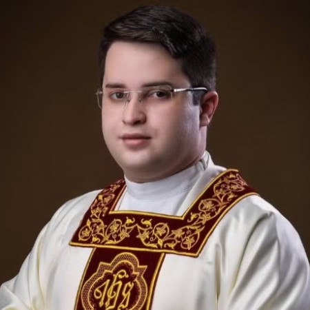 Padre acusado de intoler�ncia religiosa fecha acordo com o MPF para n�o responder criminalmente