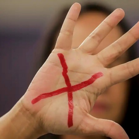 Primeiro projeto do Senado em 2026 cria bot�o do p�nico virtual para mulheres