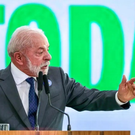 Pacto contra o feminic�dio busca colocar leis em pr�tica, diz Lula