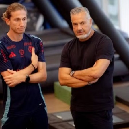 Como valores e caracter�sticas dificultam a busca do Flamengo por um centroavante