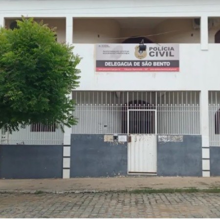 Adolescente � morto com golpes de faca por amigo ap�s discuss�o, no Sert�o