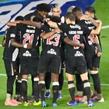 Vasco chega a 15 sa�das no elenco e completa barca em dois meses