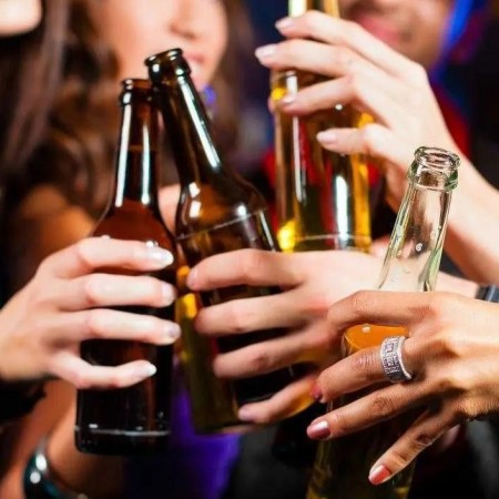 Psiquiatra alerta que mistura de �lcool e rem�dios controlados pode gerar reca�das