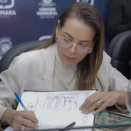 Projeto de Lei de Nadir concede autoriza��o para sepultar animais em t�mulos de familiares em Patos