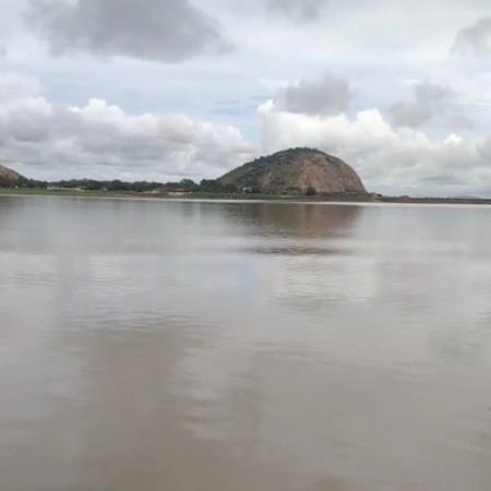 Barragem Farinha em Patos sai de seca para 57% da capacidade em tr�s dias, devido �s fortes chuvas na regi�o