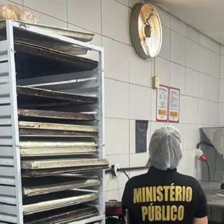 Estabelecimento farmac�utico � interditado durante opera��o do MP-Procon em Sousa