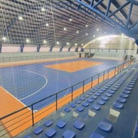 TCE aponta goteira e rachadura em gin�sio O Rivald�o em Patos e aplica multa; secret�rio contesta