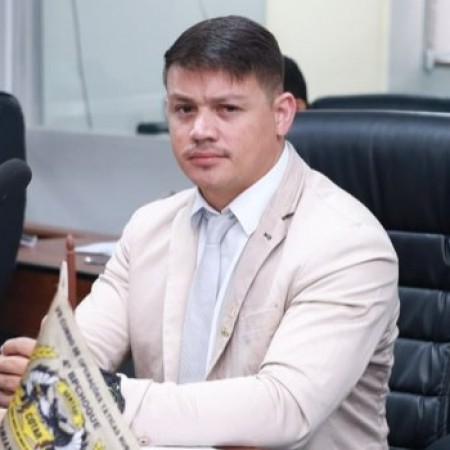 Vereador � baleado durante live ao vivo em frente a UPA de Mossor�-RN; assessor morre