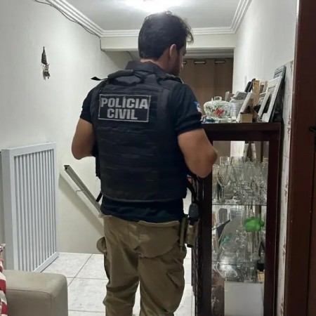 Pol�cia Civil cumpre mandados na Para�ba contra golpes em apostas com furto de dinheiro das contas das v�timas