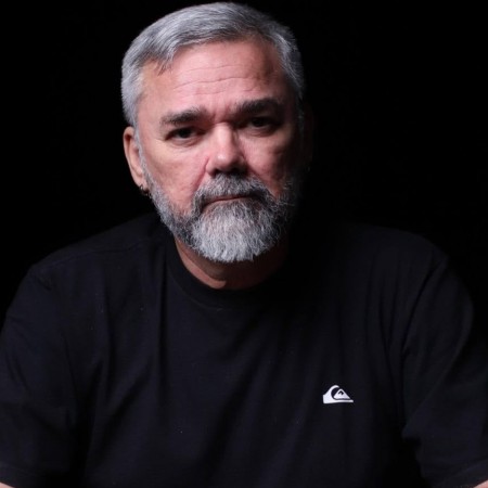 Misael N�brega lan�a livro de poemas minimalistas 'S�S' no Centro de Cultura Amaury de Carvalho nesta sexta (26) 