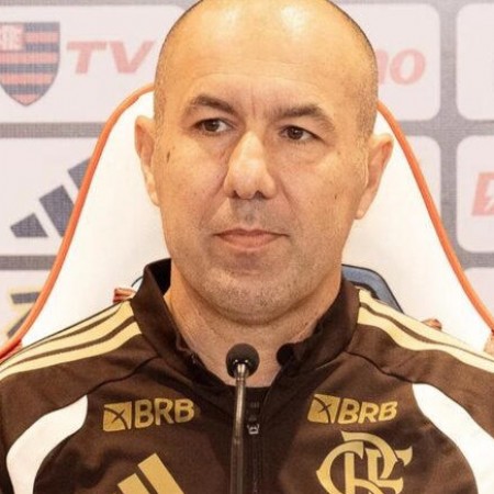 Entenda como amistosos em Portugal v�o ajudar o Flamengo a tomar decis�es sobre a base