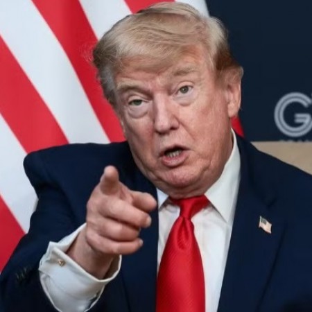 Trump amea�a destruir o Ir� caso pa�s tente assassin�-lo: 'Mil m�sseis est�o prontos'