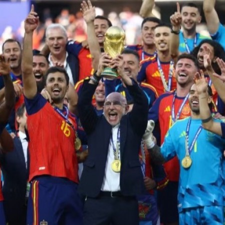 Espanha conquista a Copa do Mundo com estilo, autoridade e d� ind�cios de nova dinastia