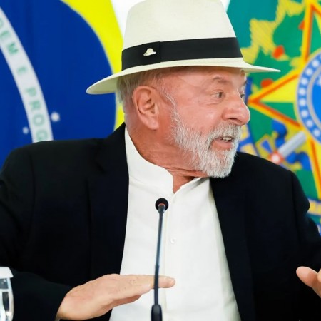 Lula busca di�logo com partidos que se afastaram de Fl�vio Bolsonaro