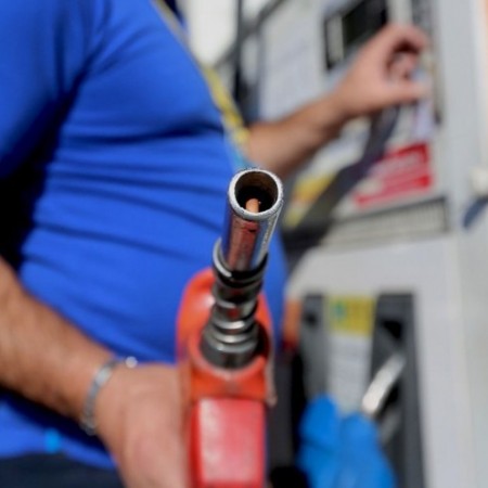 Gasolina com 32% de etanol chega aos postos amanh�; evite danos