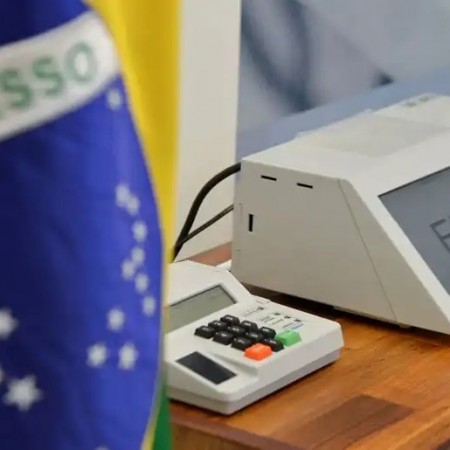 [V�DEO] Tribunal Superior Eleitoral abre e desmonta urna eletr�nica ao vivo pela primeira vez