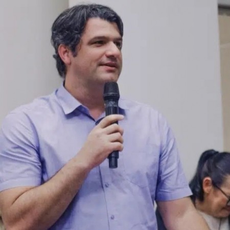 A�cio Neves oficializa entrada do prefeito de Jo�o Pessoa, Leo Bezerra, no PSDB