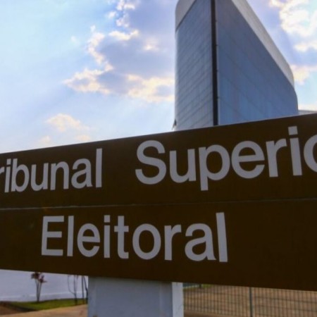 TSE diz que filia��o de Fl�vio Bolsonaro ao Miss�o foi feita por representante do Miss�o