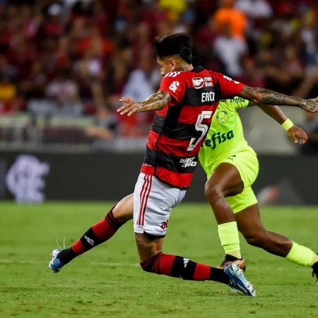 Com ofertas na mesa, Pulgar aguarda resposta do Flamengo at� semana que vem