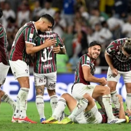 Fluminense vira jogo contra l�der Palmeiras e recupera confian�a em meio � turbul�ncia