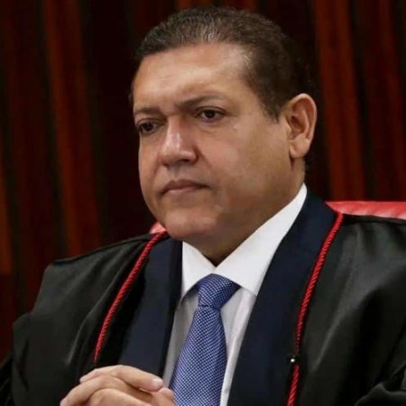 TSE imp�e derrota a Nunes Marques e reverte decis�o favor�vel a Fl�vio Bolsonaro