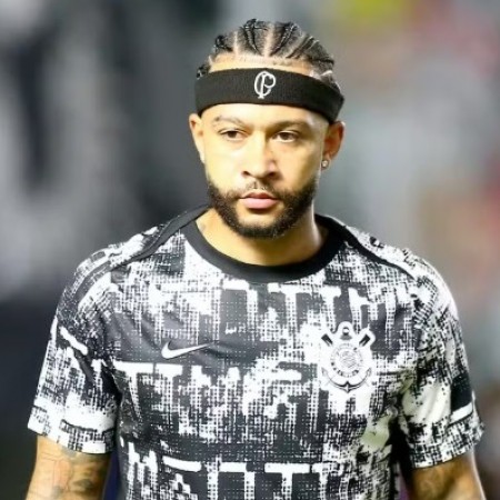 Presidente do Corinthians confirma renova��o de Memphis Depay