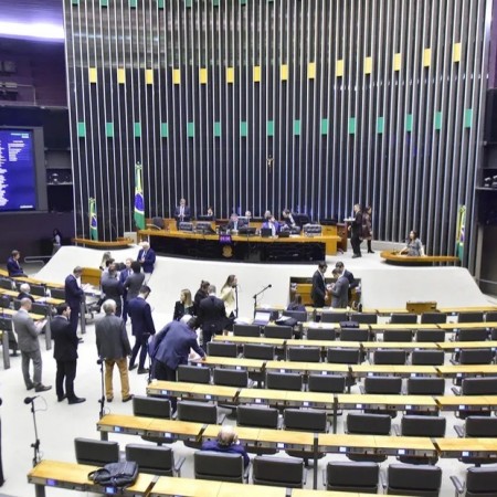Quase 80% dos deputados federais buscam reelei��o em 2026